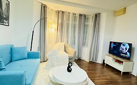 Cozy Southampton Apt With Free Parking